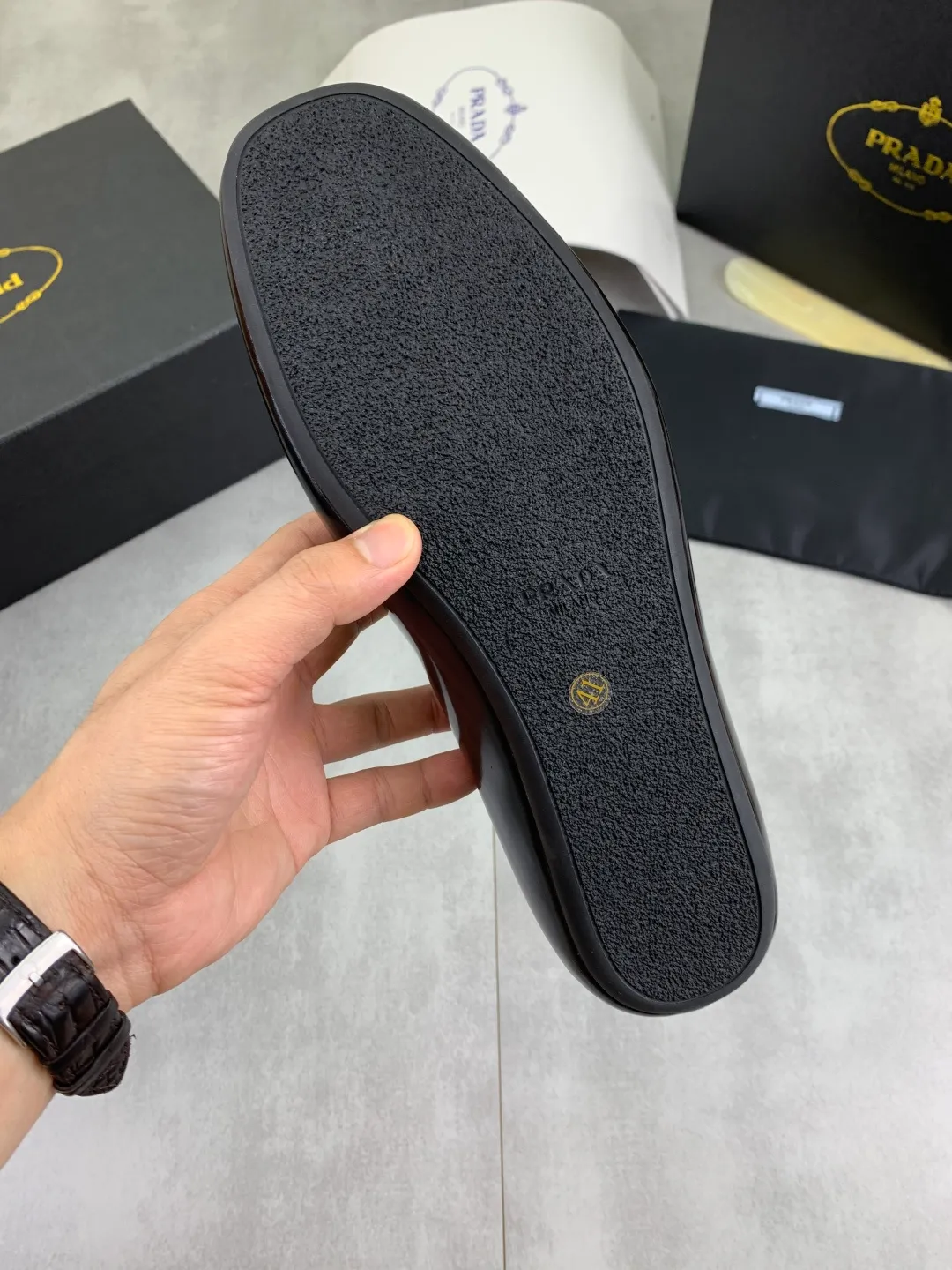 Men's shoes 💰P680 new style 💰 💎💎💎water dyed cowhide original quality PRADA —🆘.Prada Original order purchase, high-end business leather shoes, fabric: Made of Italian imported calfskin with color-brushed edges➕water-dyed cow lining/cowhide lining➕Specially available original outsole, fine workmanship, real product^_^photographed🎬size: 39-44 (38 45 custom-made)